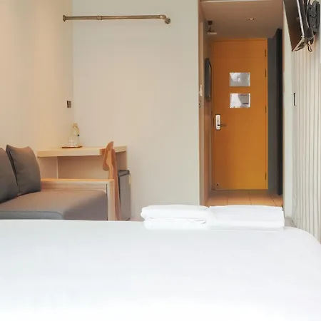 Sleep Box Hotel Sukhumvit 22-3